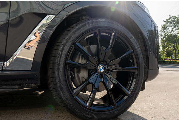 新款宝马X7原车21寸轮毂升级改装定制22寸亮黑色锻造轮毂